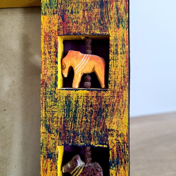 Indian wooden handcrafted picture frame with inserted moving animals. - Picture 2 of 8